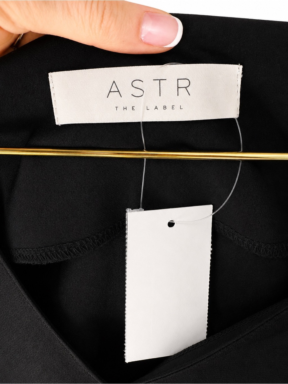 π ASTR THE LABEL NWT Black Puff Sleeve Bodysuit V Neck Quiet Luxury Sz Medium - Picture 13 of 16